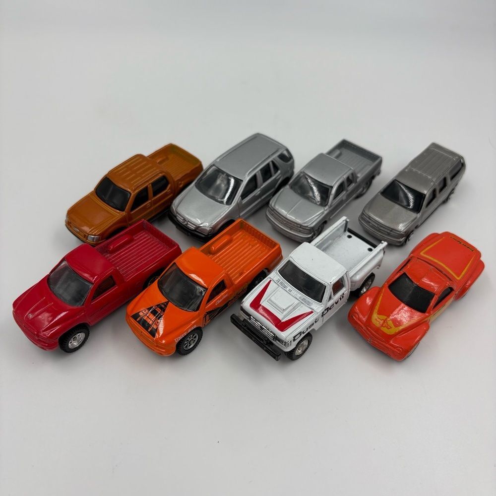 Vintage Maisto Truck and SUV Diecast Bundle Lot